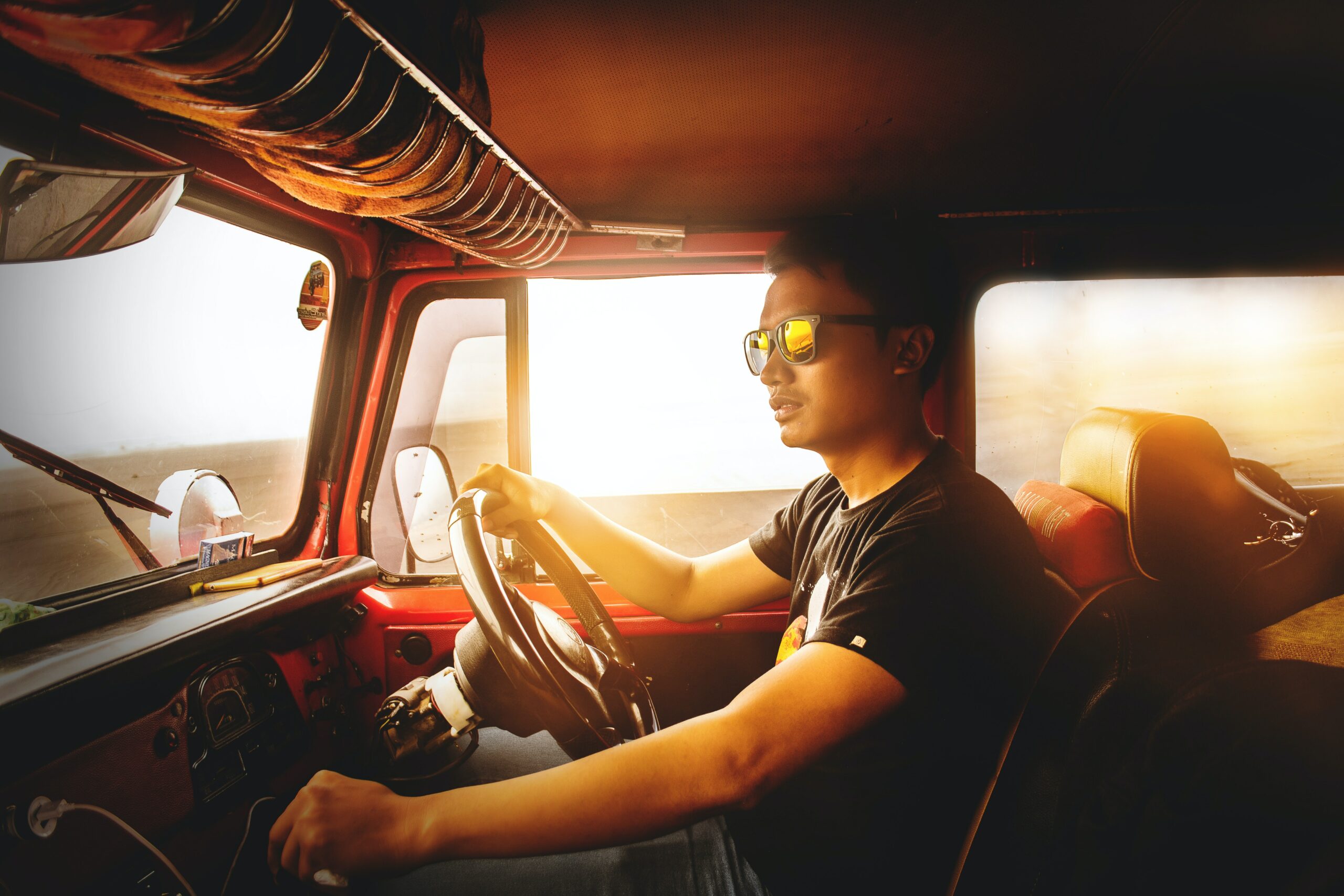 Truck Driving: 7 Things You Should Know (Must Read)